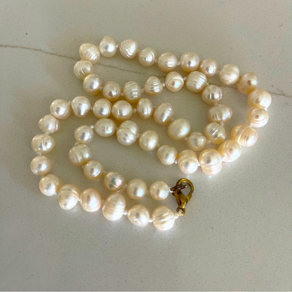 Unisex White Fresh water Pearl necklace 18” long